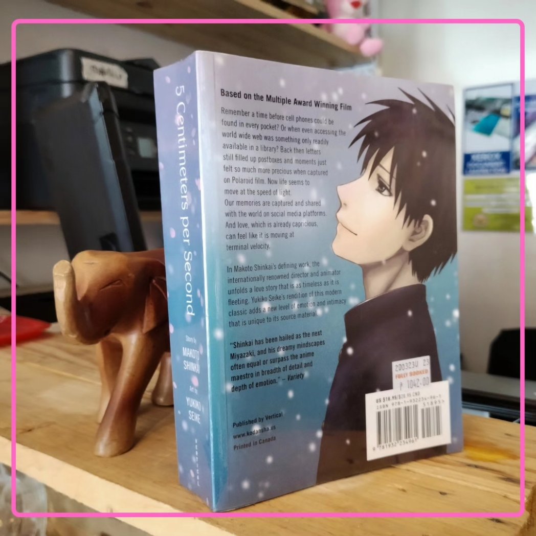booklakaph's tweet image. The manga adaptation of Makoto Shinkai's delightful and heartbreaking anime classic, 5 Centimeters Per Second, is now on our shelves! Get to read it by becoming a BookLab member. 💔📗😢

#booklab #booklaka #bookshop #binangonan