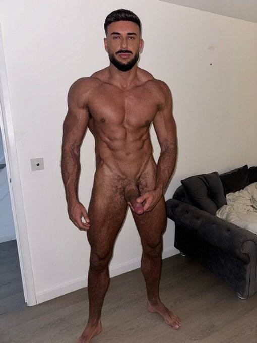 Anyone else horny?😈 https://t.co/VoUMmVwq8M