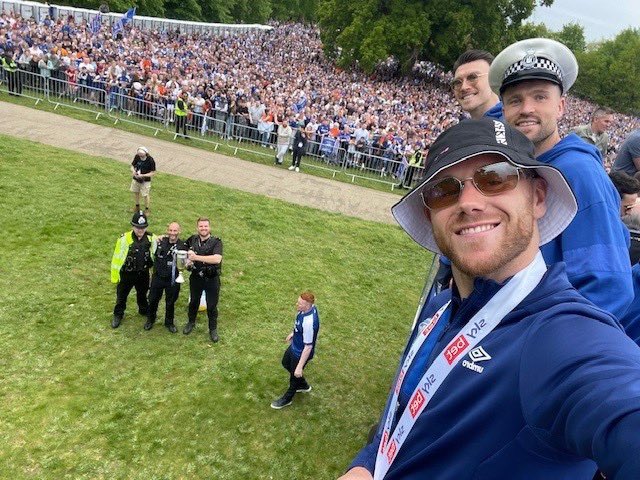 On Wayne Bavin at Breakfast @BBCSuffolk in the morning from 6️⃣🍳 We chat to the @SuffolkPolice officer who threw his hat to the @IpswichTown #ITFC players during their #PremierLeague promotion parade 🚓👮‍♀️