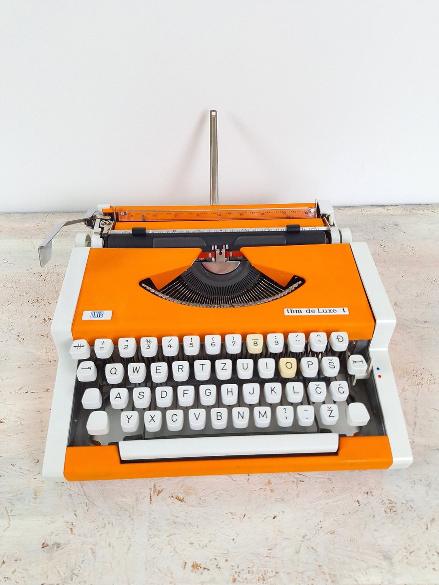 malapicolla.etsy.com/listing/165852…
#typewriter #poetry #writing #poem #poetrycommunity #poetsofinstagram #writer #creativewriting #poet #writers #wordporn #mywords #fellings