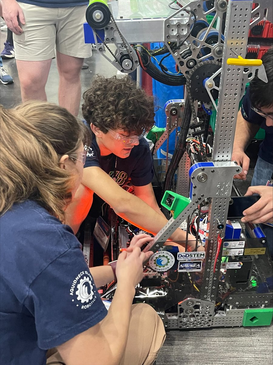 What an experience for PHS Ss Andrew R, Maddie G, Caiden M, Nehuel A & Morgan H members of FRC Team 78 AIR Strike! At the 1st Robotics World Comp Team 78 won the Milstein Division! Team 78 also finished in 5th place in the World! 🌎 600 teams, 15 countries... 💙💚Go AIR Strike!