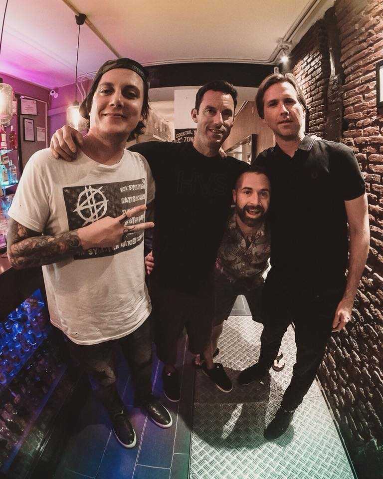 Syn, Byron McMackin, drummer for Pennywise, Johnny and Brooks hanging out at Adoro CocktailBar in Madrid, Spain ahead of A7X’s set at Download Festival Madrid 2018 - 28th June 2018 📷: Rafa Alcantara - @rafacore