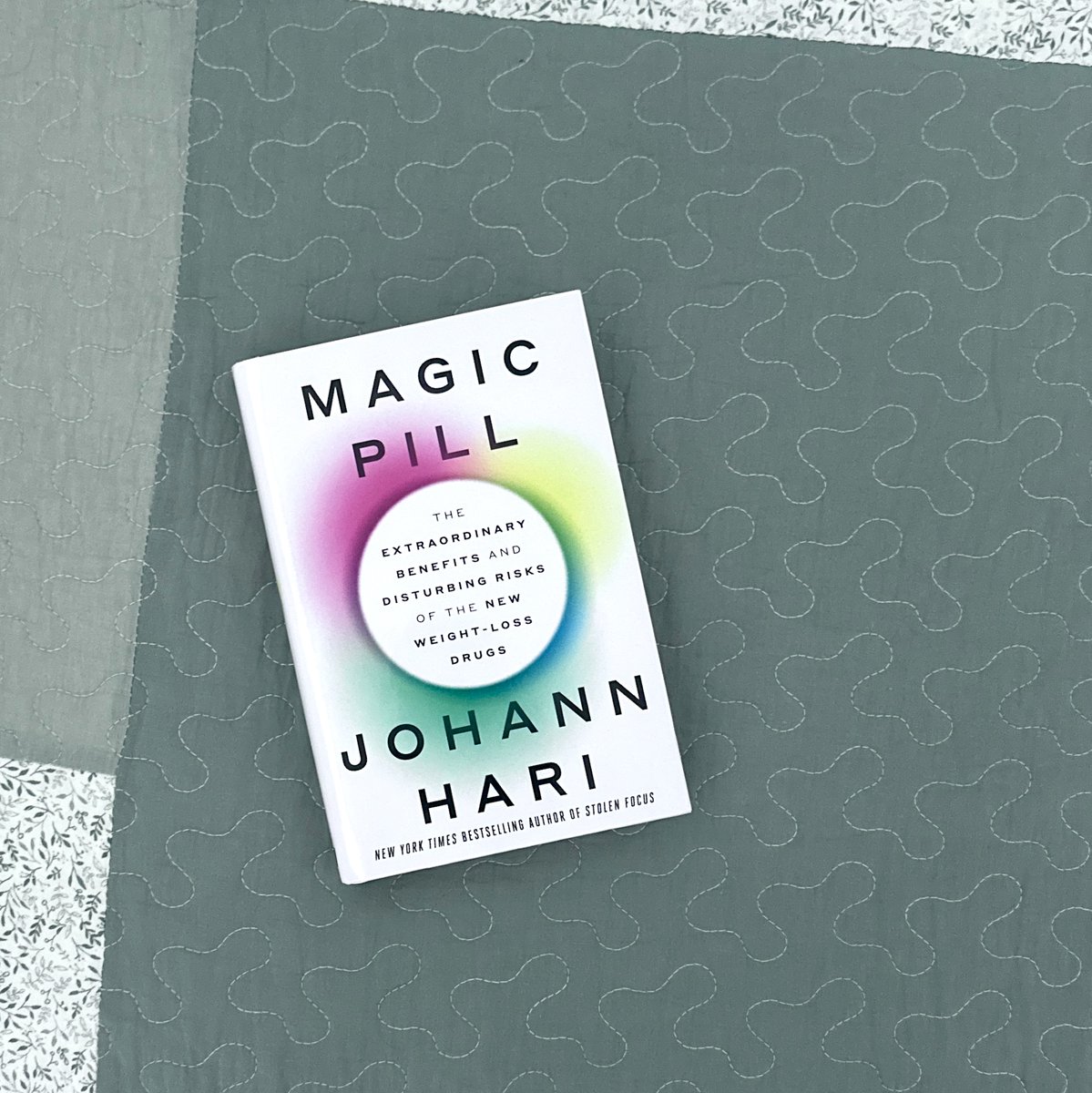 In 2023, @johannhari101 started to inject himself with Ozempic. That was the start of his journey to discover if weight loss drugs are as good as they sound. MAGIC PILL is the guide to understand how these drugs work—for better and worse—out today! penguinrandomhouse.com/books/743989/m…