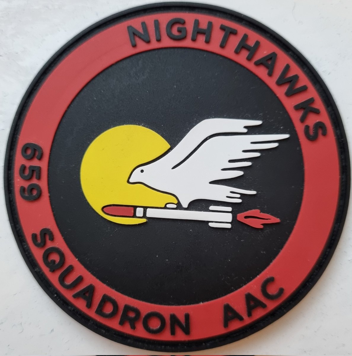 #OTD in 1946, HRH King George VI approved the design of the crest of 659 Sqn. Later 659 gained the nickname ‘#Nighthawks’ after becoming one of the first Sqns issued with #nightvision devices.

1/

  #aviation #history #legacy #helicopterhistory #patches #militarypatches