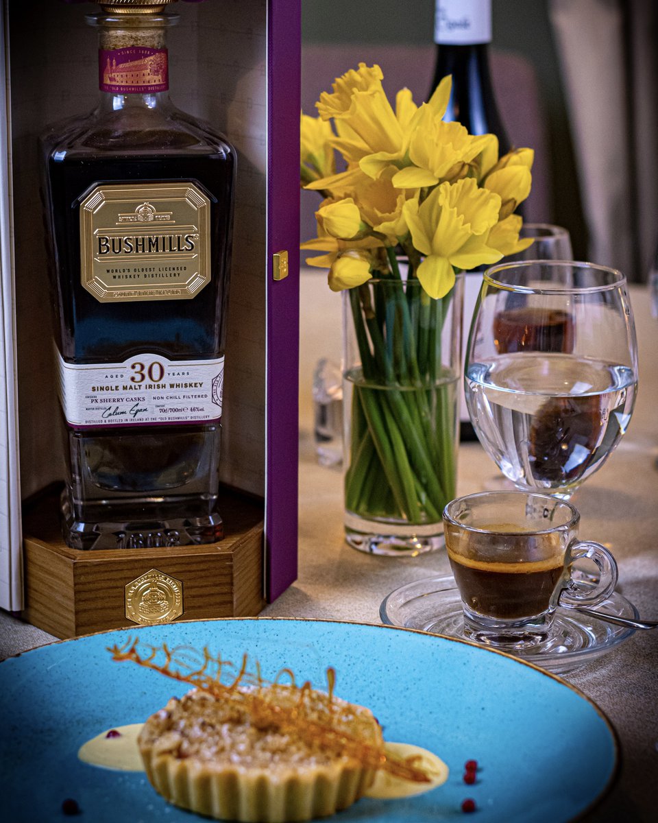 A little something with your Dessert after dinner in An Port Mór Restaurant? 👀 Ask your server about our fine Whiskey collection and see what catches your eye 🥃