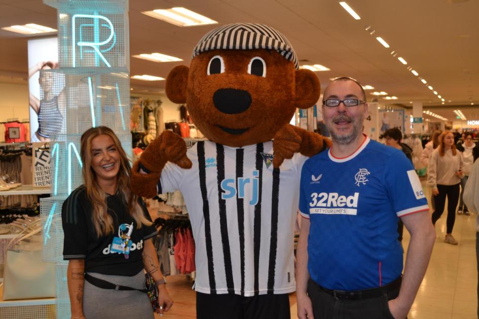 Beloved Pars mascot, Sammy the Tammy visited staff and customers at the Dunfermline store as they kicked off their fundraising for UNICEF's Soccer Aid. dlvr.it/T6Y7zJ 🔗 Link below