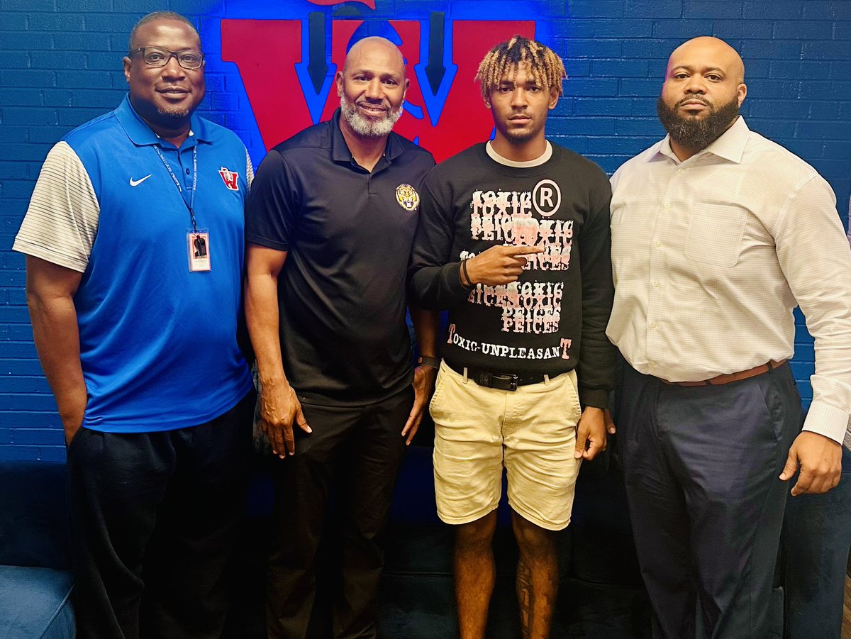 Woodlawn Leadership Academy Athletics (@wla_athletics) on Twitter photo Thanks to LSU Coach Corey Raymond for coming to visit with Brandon Henderson today! #GoKnights #Wyngate #Woodlawn <a href="/Takem_23/">Brandon Henderson</a> <a href="/NewWoodlawn/">Woodlawn Knights Football π New Official Page</a> <a href="/wlaknights1/">Woodlawn_Knights</a> Thanks to LSU Coach Corey Raymond for coming to visit with Brandon Henderson today! #GoKnights #Wyngate #Woodlawn <a href="/Takem_23/">Brandon Henderson</a> <a href="/NewWoodlawn/">Woodlawn Knights Football π New Official Page</a> <a href="/wlaknights1/">Woodlawn_Knights</a>