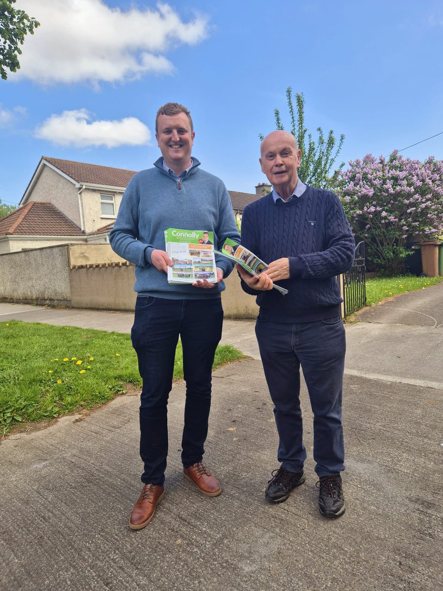 A privilege to have Pat Carey out canvassing with me this afternoon. A man who has done so much for Finglas. #Finglas #VoteConnolly1 #LE24 #31days @fiannafailparty