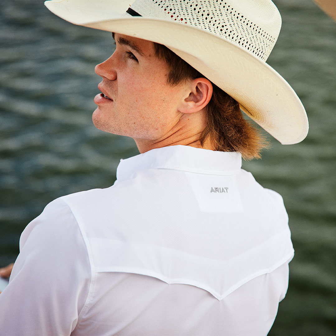 Don’t let the heat slow you down. Our lightweight, breathable shirts keep you cool in any conditions. #Ariat