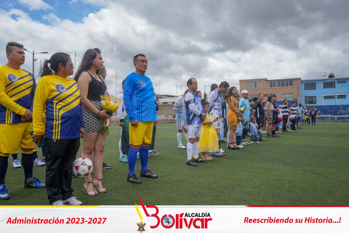 CantonGad's tweet photo. Diez equipos se dieron cita en la inauguración del campeonato de fulbito masculino, categoría para mayores de 40 años, en la ciudad de Bolívar.
El puntapié inicial de este esperado torneo deportivo tuvo lugar el pasado domingo a las 10h30 en la cancha sintética de la ciudad. https://t.co/LVx1hve30n
