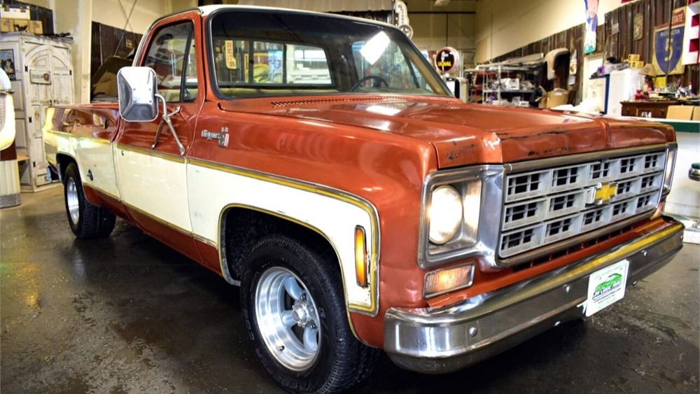 Auction ends Tuesday, May 14th! This 1977 Chevrolet C10 Cheyenne Big 10 Fleetside pickup is powered by a replacement Goodwrench 454ci big-block V8 crate engine backed by three-speed automatic transmission. l8r.it/EYTv