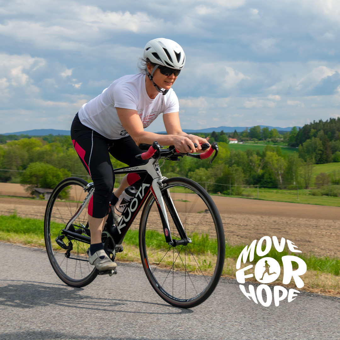 MarysMealsCZ's tweet photo. Do pohybové výzvy #MoveForHope se zapojila také mistryně světa a mnohonásobná mistryně ČR v dlouhém triatlonu Jana Candrová. 🏊‍♀️ 🚴‍♀️ 🏃‍♀️

Říká: 
Pojďme se v květnu zdravě hýbat a zapojit se do pomoci dětem v etiopské Tigraji."

Děkujeme! 💙 https://t.co/wEXjQDO9Z4
