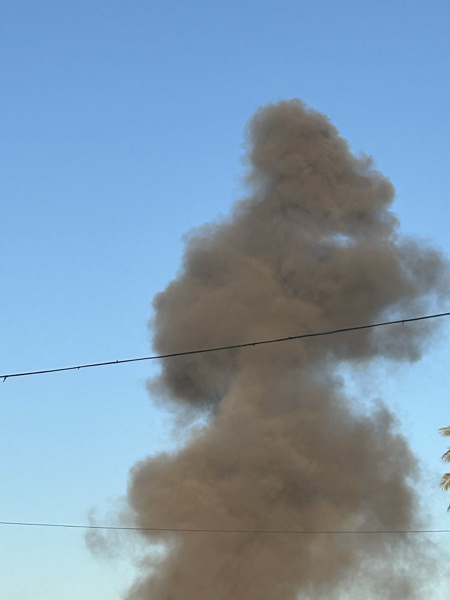 Abdullah_Om3r03's tweet image. Very heavy bombing now in my area