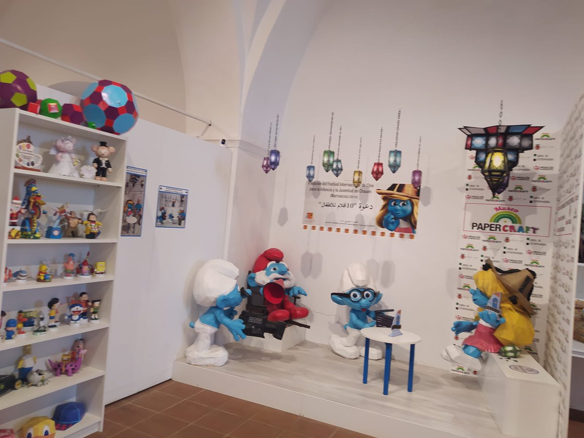 Cepa_Abril's tweet photo. Nuestros alumnos del Centro Penitenciario han visitado en Olivenza, el Museo de papel donde han realizado un taller y el Museo etnográfico.
Después, se han dirigido hacia la Playa de Cheles para compartir una pequeña ruta y comida con profesores y personal de CP. ¡Ha sido genial! https://t.co/Ar57kEQtPr