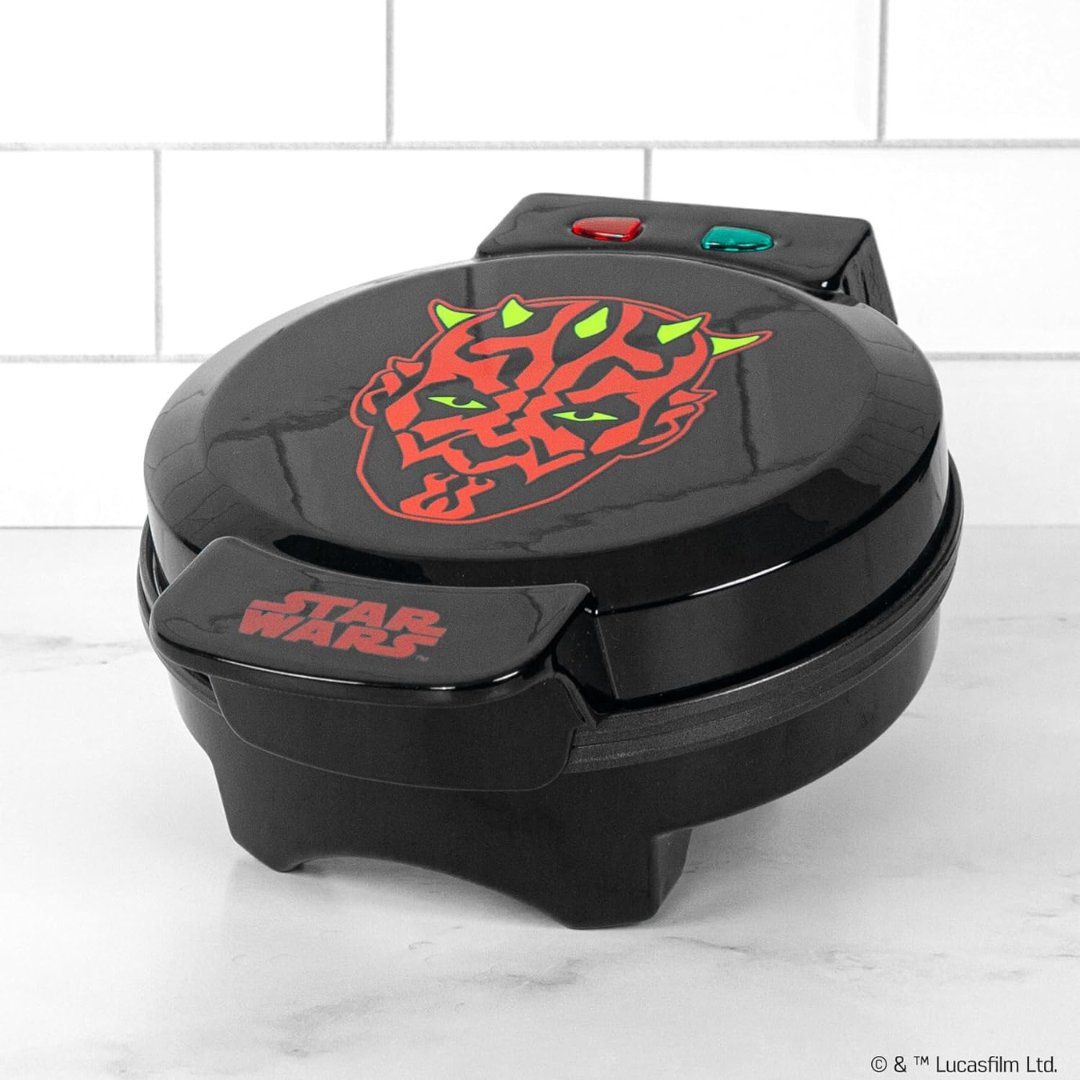 eticketnews's tweet image. NOW AVAILABLE: Uncanny Brands Star Wars Darth Maul Waffle Makerfrom Amazon (LINK IN BIO/BELOW)
#starwars #darthmaul #wafflemaker #waffles

amzn.to/4boZSSM