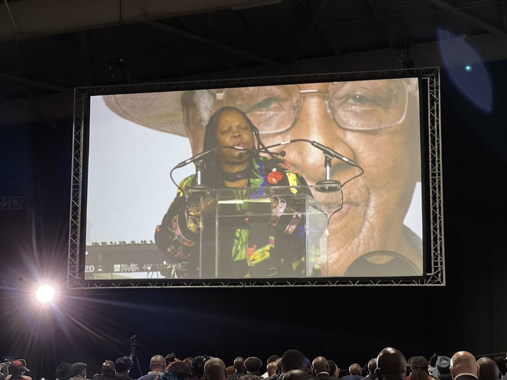 ri_rhandzu's tweet image. “…imagine if the government payroll went through African Bank…?!”

Judge Moseneke at Dr. Motsuenyane memorial

@AfricanBank #AudacityToBelieve #FarewellDrSam