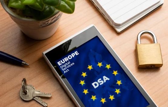 The European Union takes a stand with the Digital Markets Act, targeting Google, Apple, and Meta for market monopolies. Learn more about the EU’s bold step. bit.ly/3y1uJX7 #DMA #BigTech #AntiTrust #ACCDocket #corporatecounsel #inhousecounsel