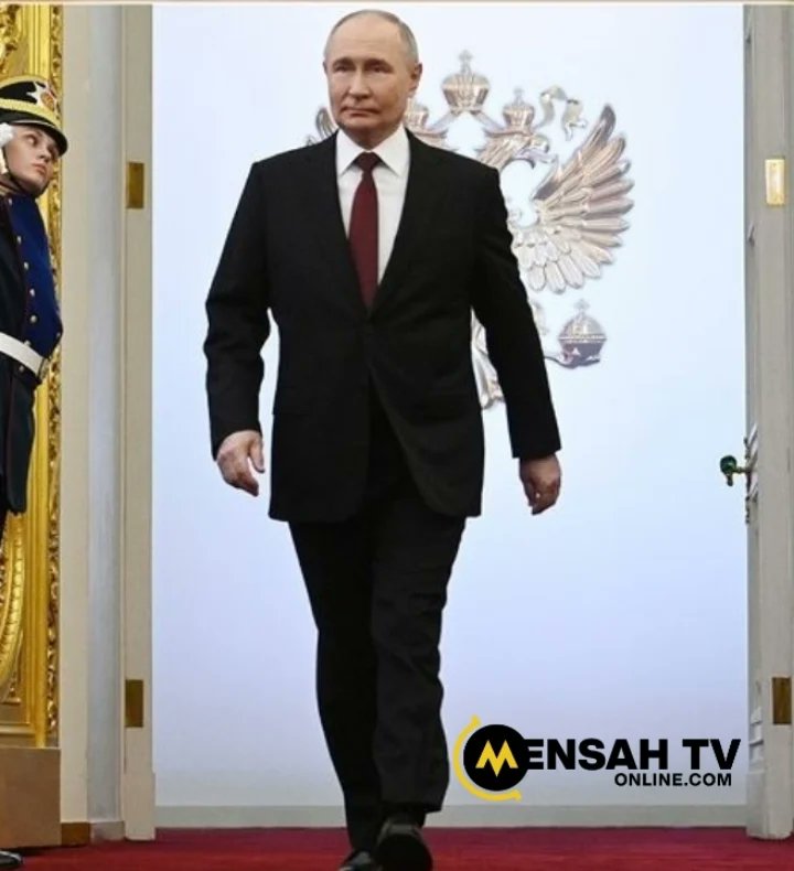 hero_aam's tweet photo. VLADIMIR PUTIN SWORN IN AS RUSSIA'S PRESIDENT FOR THE FIFTH TIME
For the fifth time Vladimir Putin took the long walk through the Grand Kremlin Palace to the St Andrew's Throne Hall. There he took the oath of office and was sworn in as Russia's president for a new six-year term https://t.co/hb2VCgd7a1
