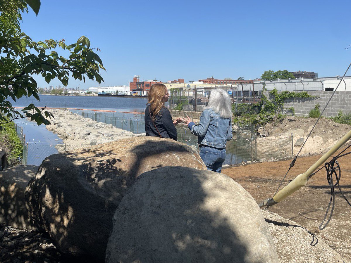This morning I visited the waterfront at 20th Avenue and 119th Street in College Point with Kat Cervino of the Coastal Preservation Network, to discuss the possibility of putting in a bench to create a space to admire the city’s skyline. It’s great to have community partners…