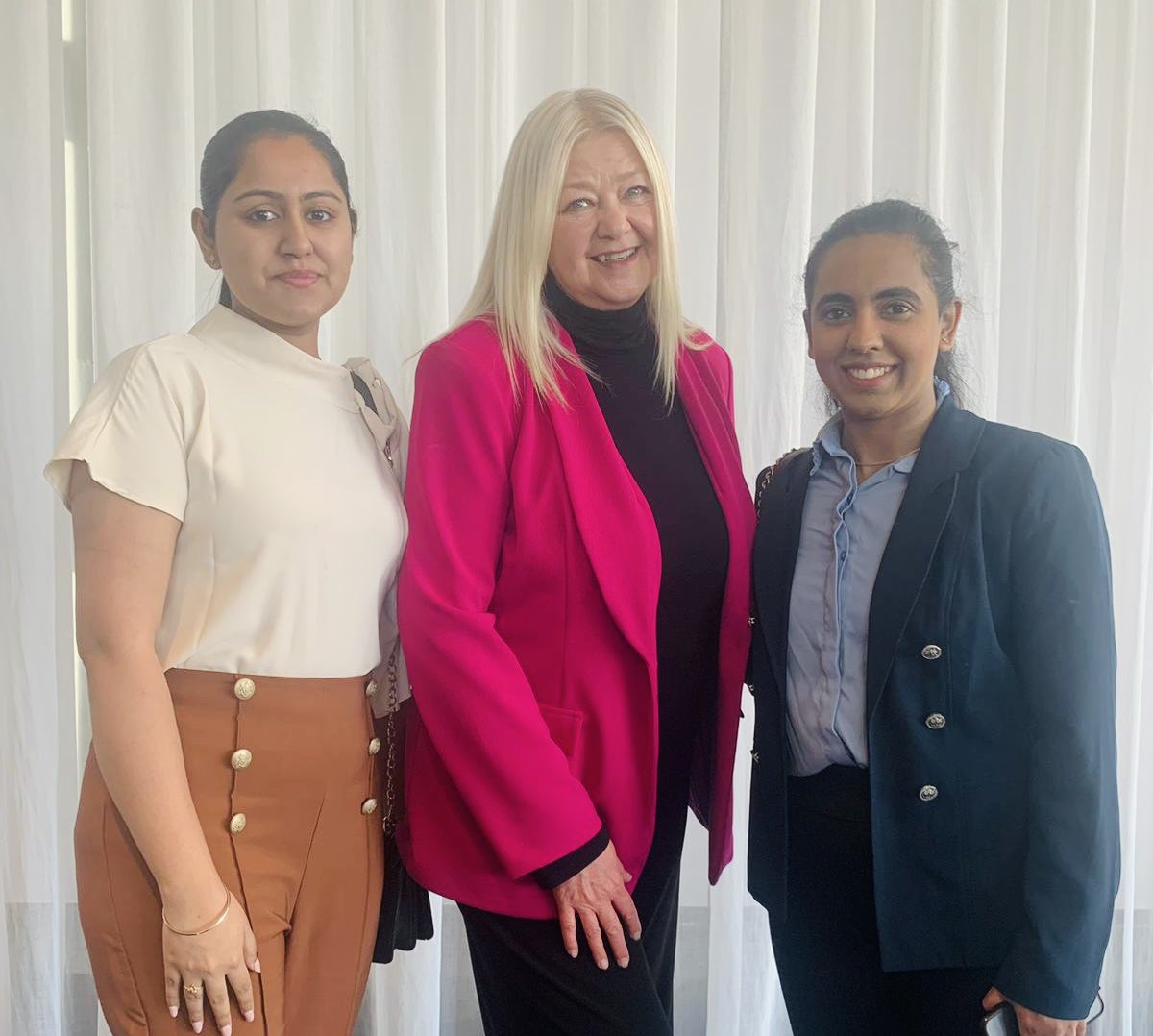 Y Media Corporate Communications Team with President and CEO - HP Canada: Mary Ann Yule During MBOT's Women's Leadership Event.

#ymedia #southasiandaily #hpcanada #mississauga #Mbot #WomenEmpowerment #leadership 
@HPCanada @YudhvirJaswal @MBOTOntario @HP