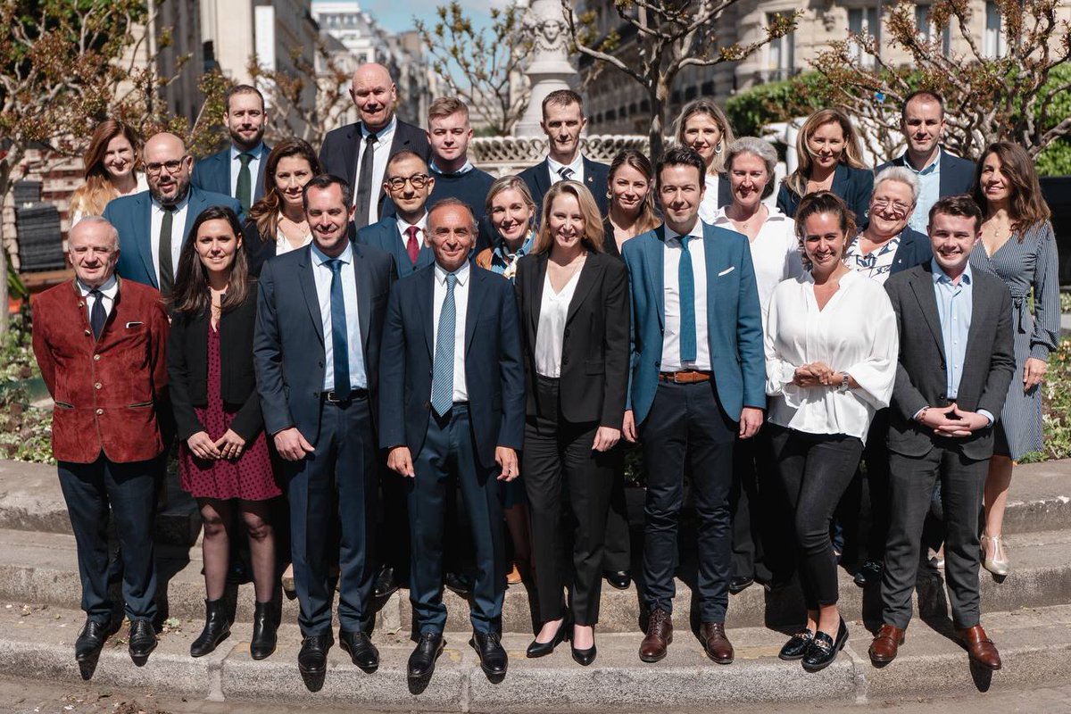 Très fière d'être présente sur la liste @Reconquete_off conduite par @MarionMarechal dont le courage et les convictions sont à la hauteur de son amour pour la France.

Le 9 juin #VotezMarionLaFranceFière !