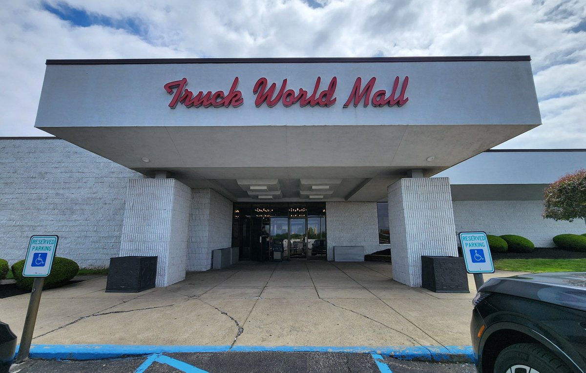 CenterCoopMedia's tweet image. UPDATE: We have entered the magical and mysterious land that the locals call &quot;Ohio.&quot; #RoadToCJS