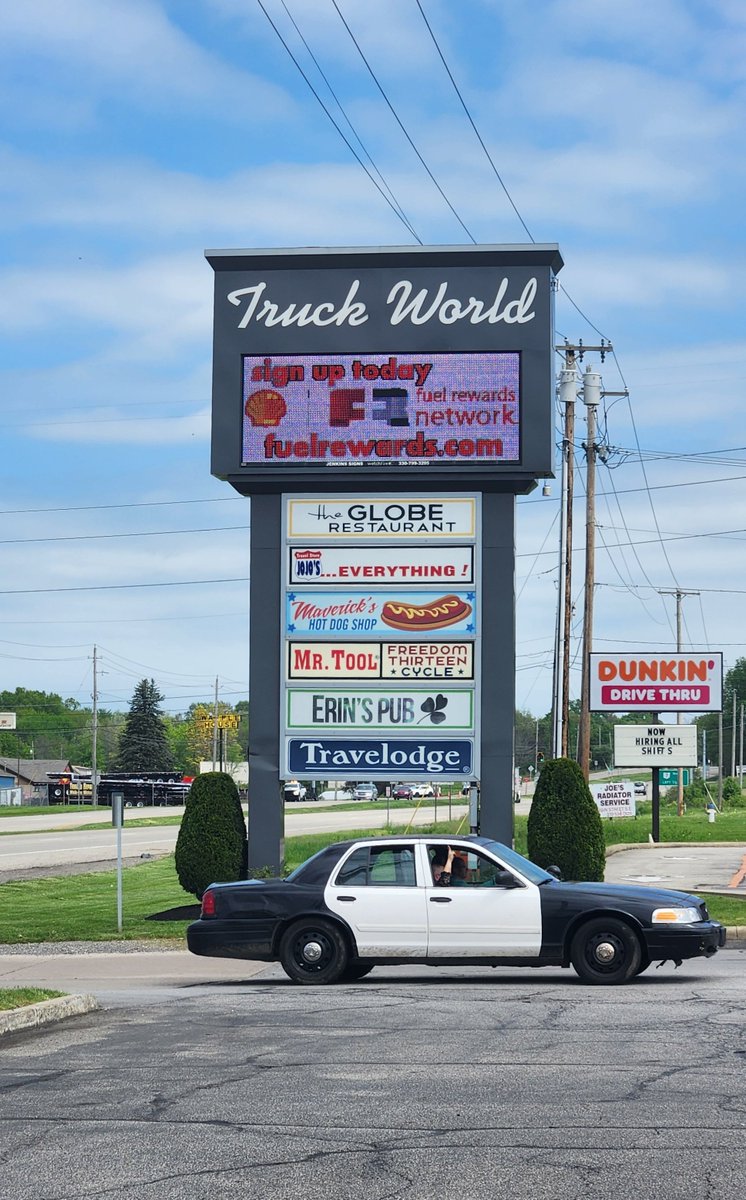 CenterCoopMedia's tweet image. UPDATE: We have entered the magical and mysterious land that the locals call &quot;Ohio.&quot; #RoadToCJS