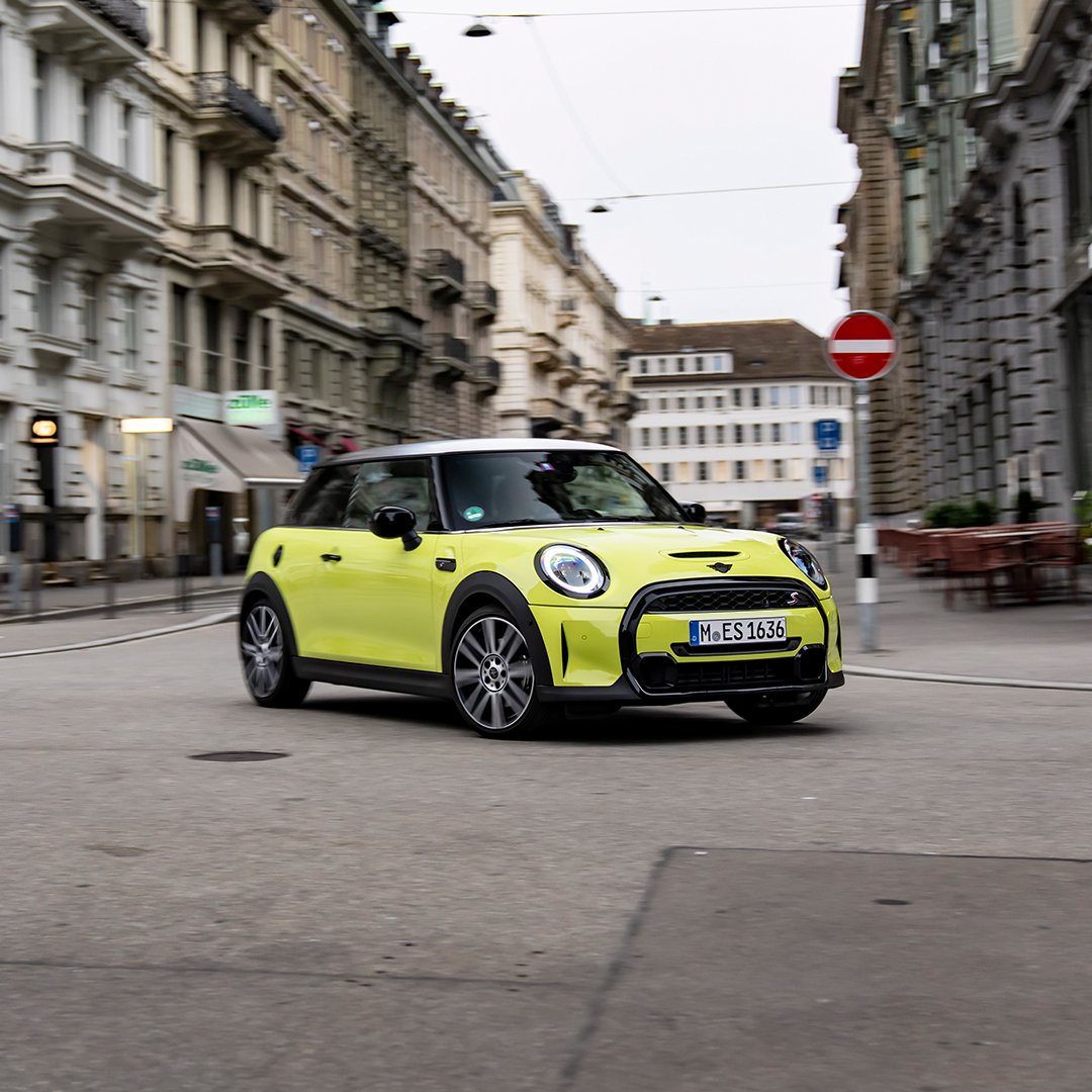 MINI_Paraguay's tweet image. Sentí todas las miradas con este MINI 3 Puertas en Zesty Yellow 😎. ¿Cómo lo personalizarías?

#MINI3Puertas #MINIParaguay #MINILATAM