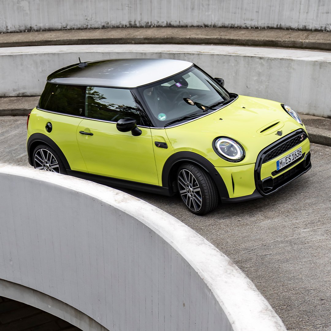 MINI_Paraguay's tweet image. Sentí todas las miradas con este MINI 3 Puertas en Zesty Yellow 😎. ¿Cómo lo personalizarías?

#MINI3Puertas #MINIParaguay #MINILATAM