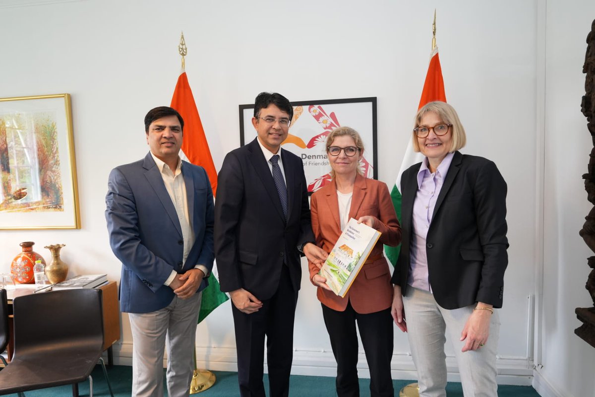 Amb @manishprabhat06 received Danish Cultural Institute CEO Ms. Camilla Mordhorst and Country Manager (India) Ms. Bente Wolff. Discussions pertained to implementation of #IndiaDenmark Cultural Exchange Program.