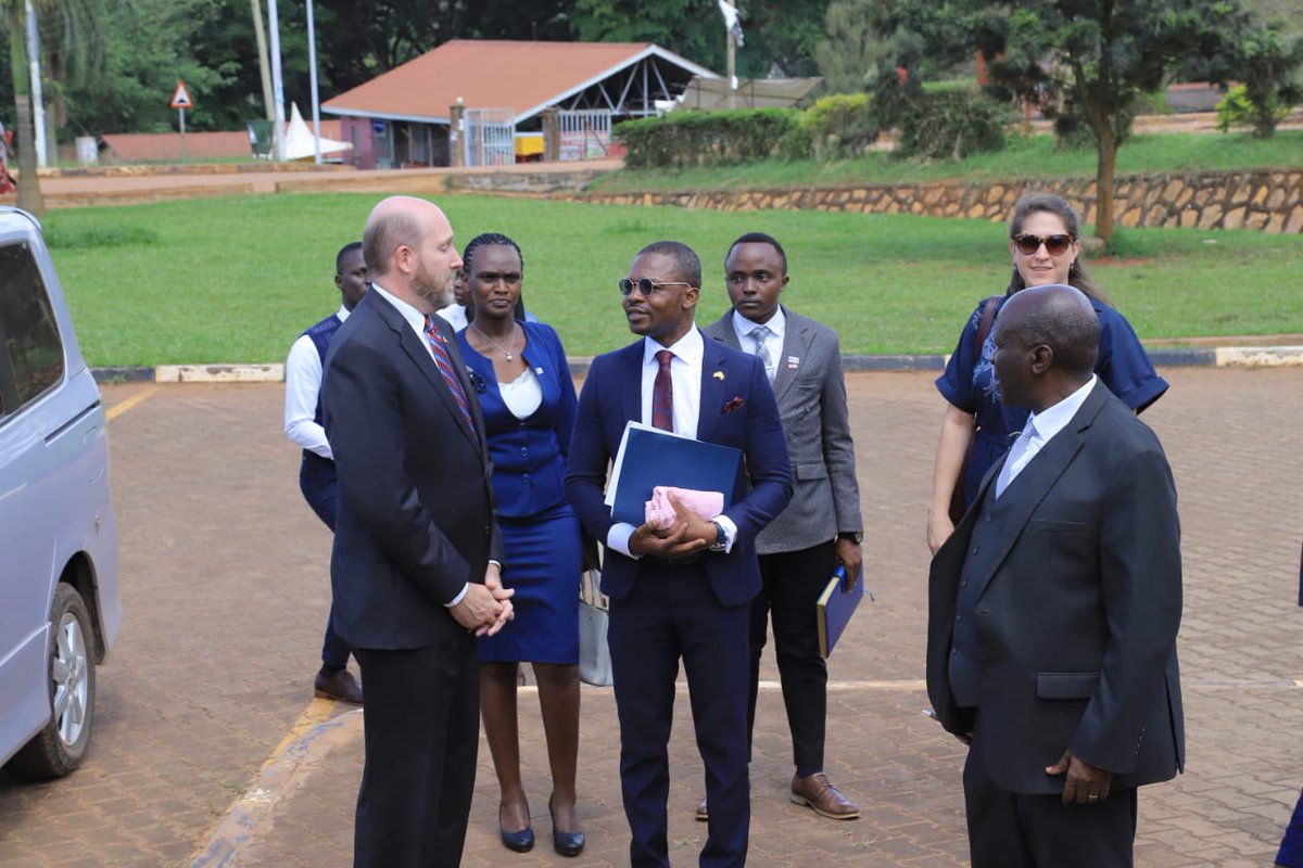 The US Ambassador to Uganda, H.E William W. Popp, @usmissionuganda, while addressing students and staff @kyambogou, said that there has been a long-standing relationship between the university and the US embassy in Uganda. There has been engagement with students and staff and…