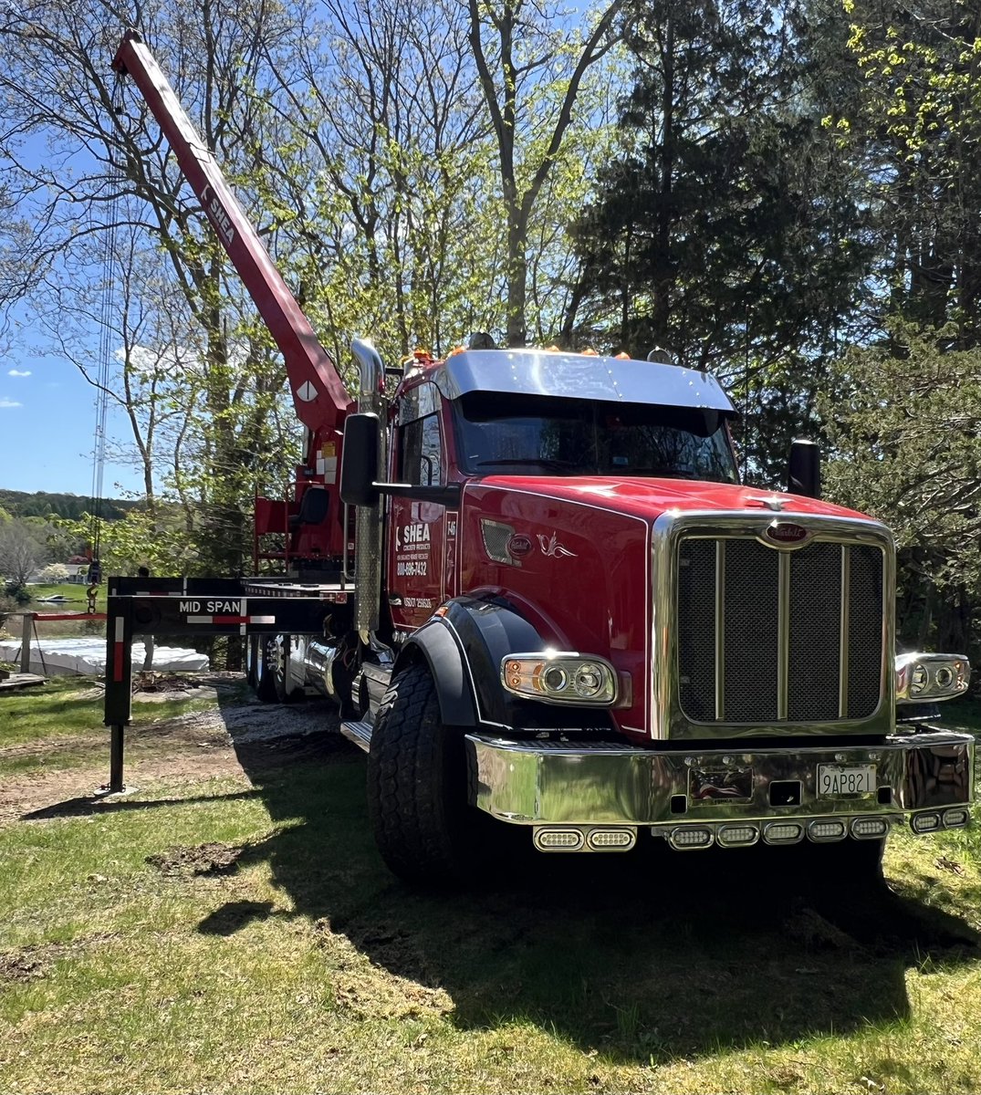 Soaking up the sun ☀️ … Our @PeterbiltMotors “Power Fleet” is delivering value throughout New England & beyond 🇺🇸 … Teamwork makes the dream work #may2024 #precastconcrete #thesheaway #peterbilt #qmccranes #madeintheusa🇺🇸 #teamworkmakesthedreamwork