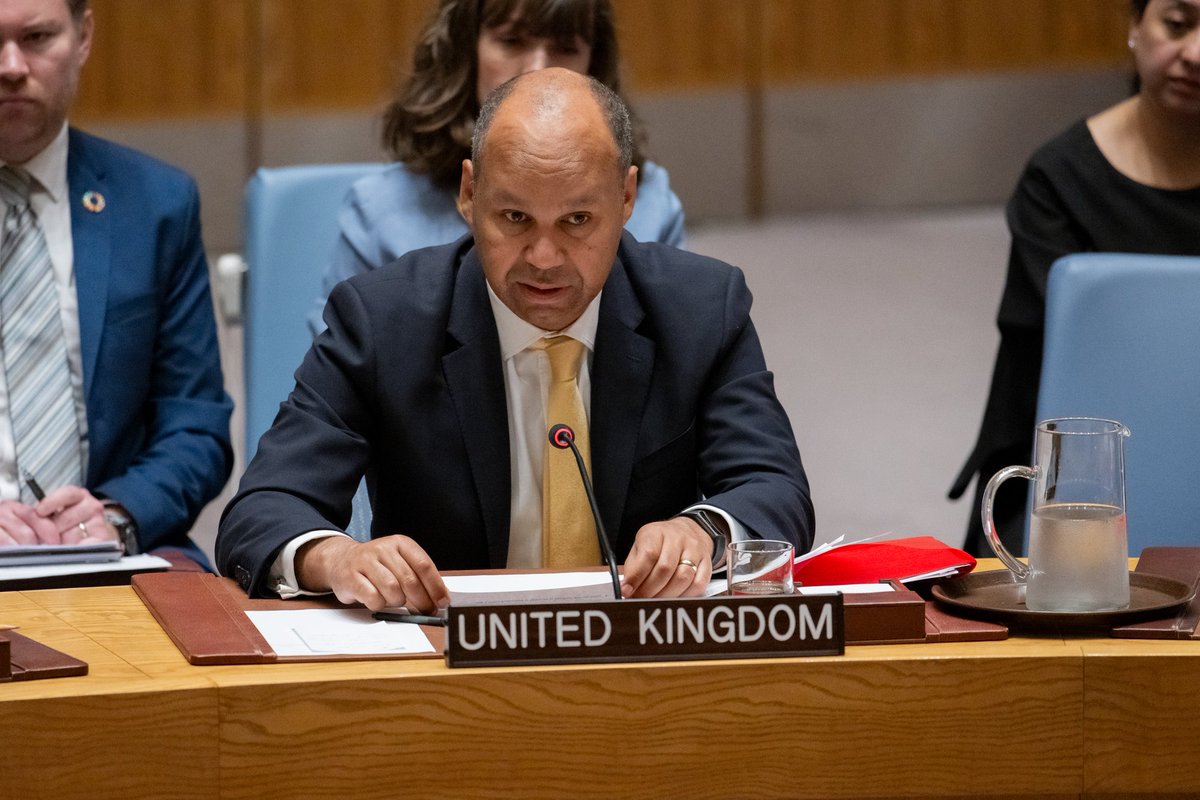 The fighting in Sudan, Abyei and South Sudan must stop. Peacekeepers and aid workers are risking their lives to try and alleviate suffering. And they must not be targets. Read the UK statement 👉 gov.uk/government/spe…