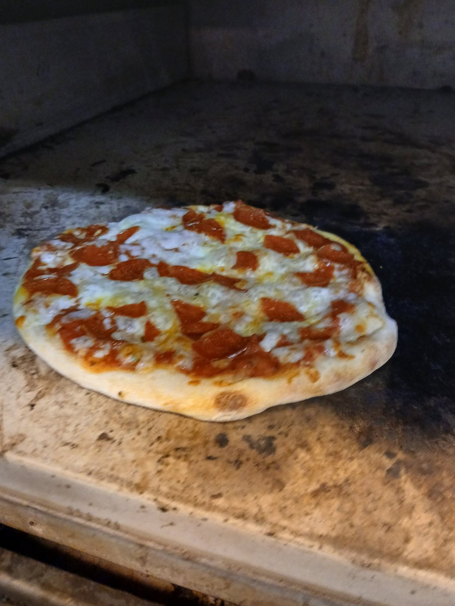 Slow start to lunch, I couldn't help but make a little pizza for myself