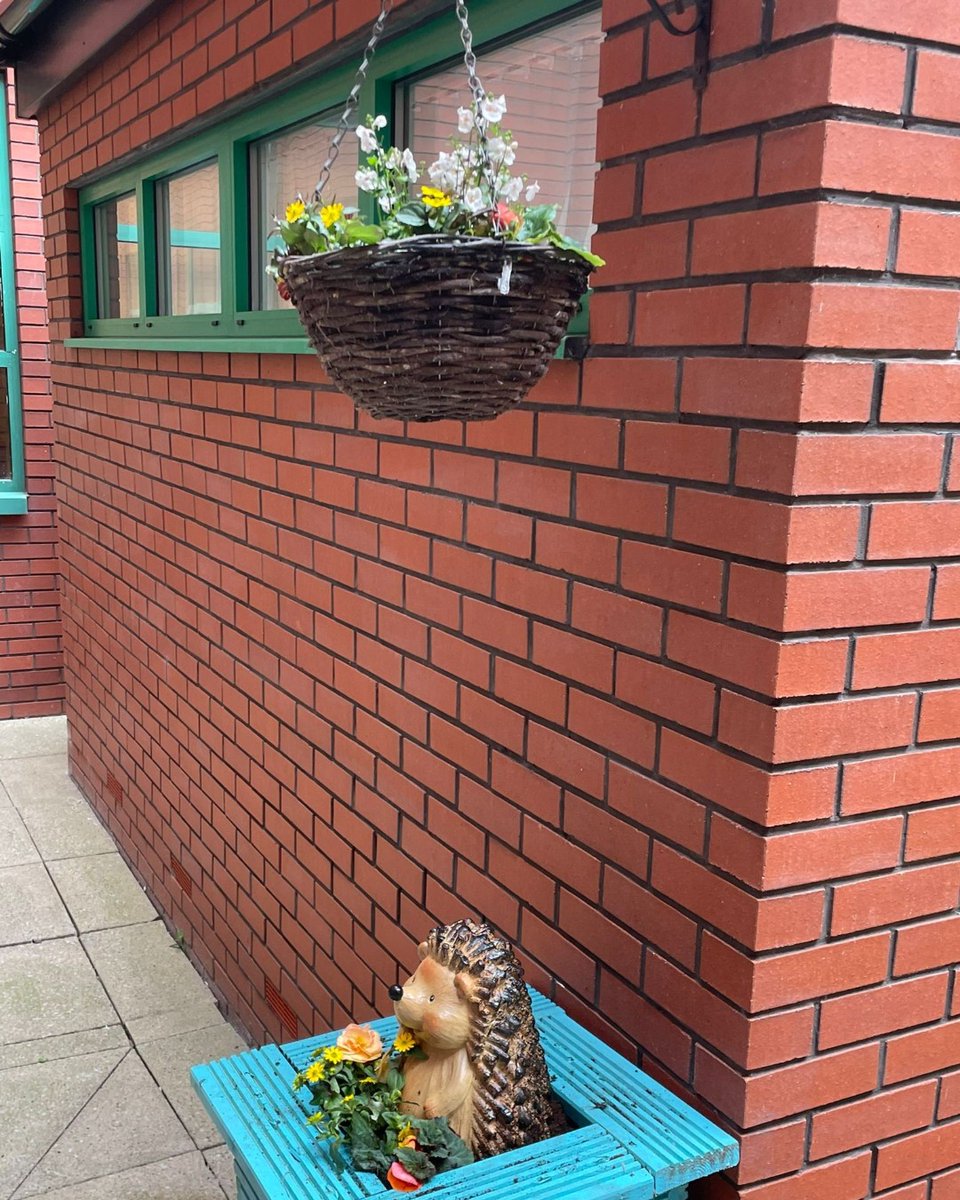 Anna Cameron, Sister, Katy Walker, ACCP and Val, Staff Nurse from ITU spent some of their bank holiday shift brightening up the hanging baskets and plant pots in the ITU courtyard for patients to enjoy if they are able to spend time outside! 🌻