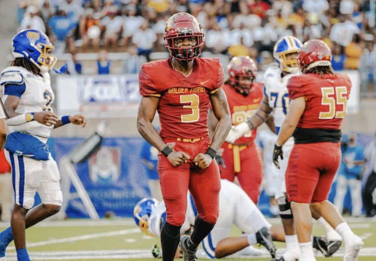#AGTG After a great conversation with @WilliamsJrHarry I am blessed to receive my first HBCU offer from Tuskegee University @CoachHallWR @ChadEadsOL @CoachEadsGDale @Coach_DBU @Iam_JuanJackson @AL6AFootball @HallTechSports1