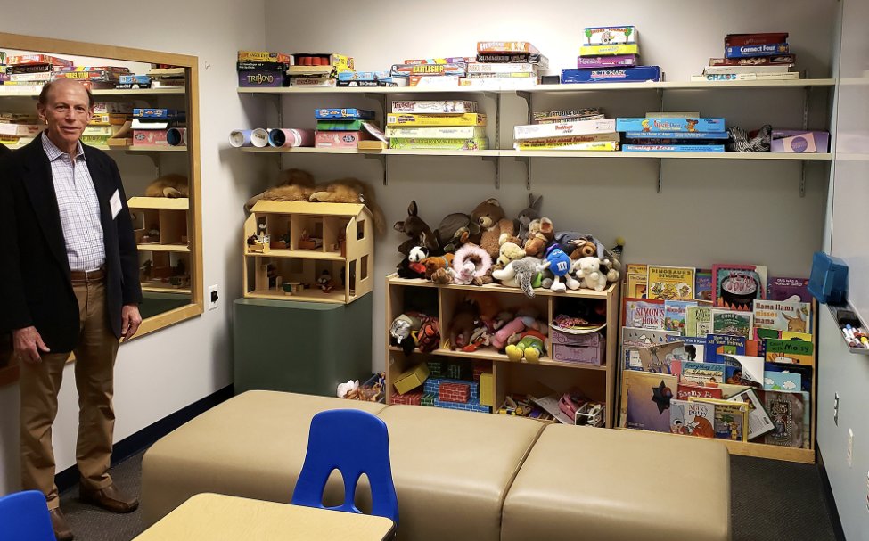 OU named its new play therapy room in honor of former professor Dr. Robert S. Fink. The Dr. Robert S. Fink Play Therapy Room will serve as a safe haven for children and adolescents who receive therapeutic services. bit.ly/3WnPRAZ #ThisIsOU