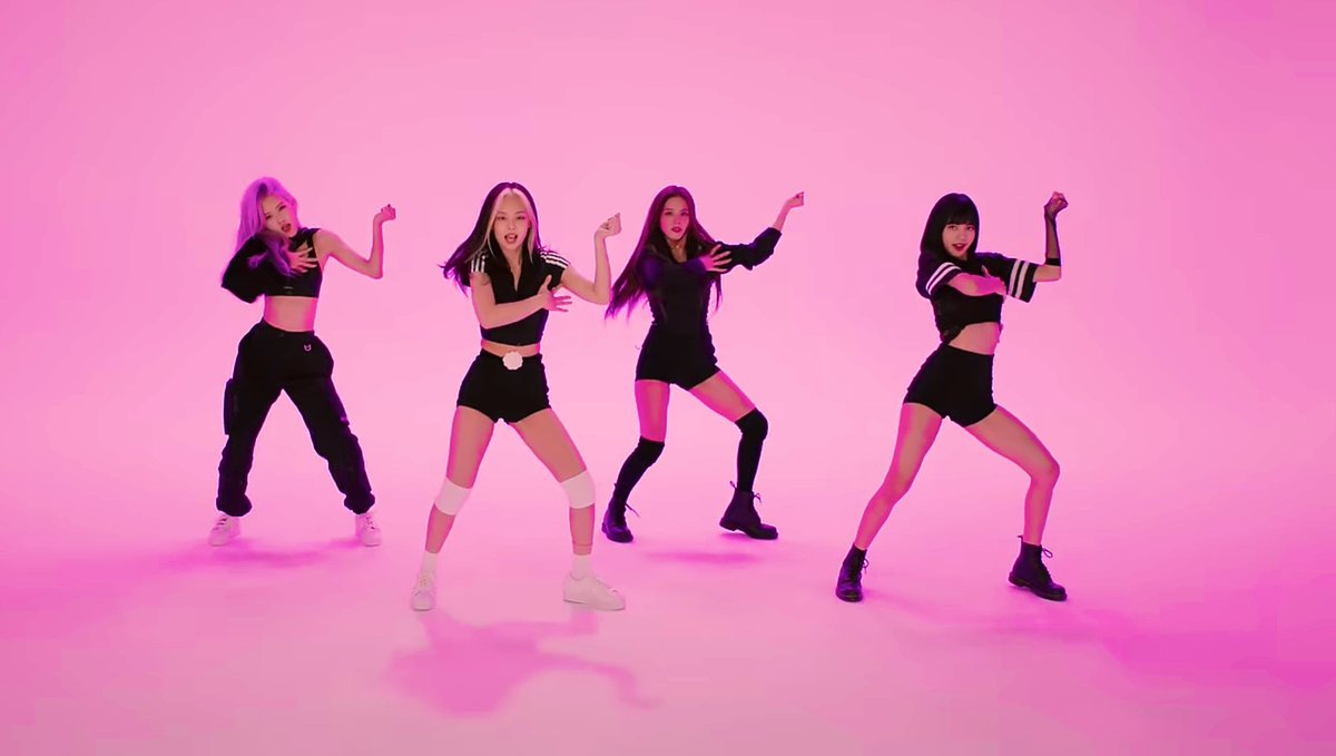 Bigtimemachine2's tweet photo. Holy shit!!! only @veve_official can make me go check out a kpop song wtf !!!!! 😂 @BLACKPINK  lets goo #vevefam that's the cool part of veve, the place where all madness meets🔥 waiting for my @BlackSabbath nfts @DavidYuNZ 😉 https://t.co/UVxErCBoah