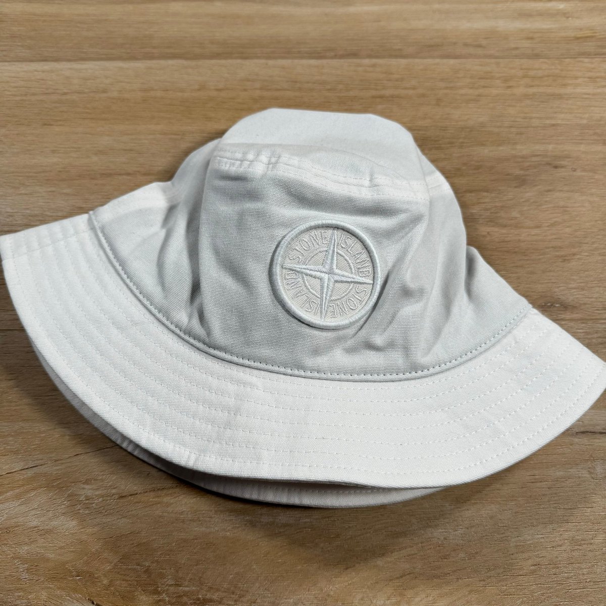 Stone Island bucket hats in White 👀 BUY 👉🏼 label-menswear.com/products/stone…