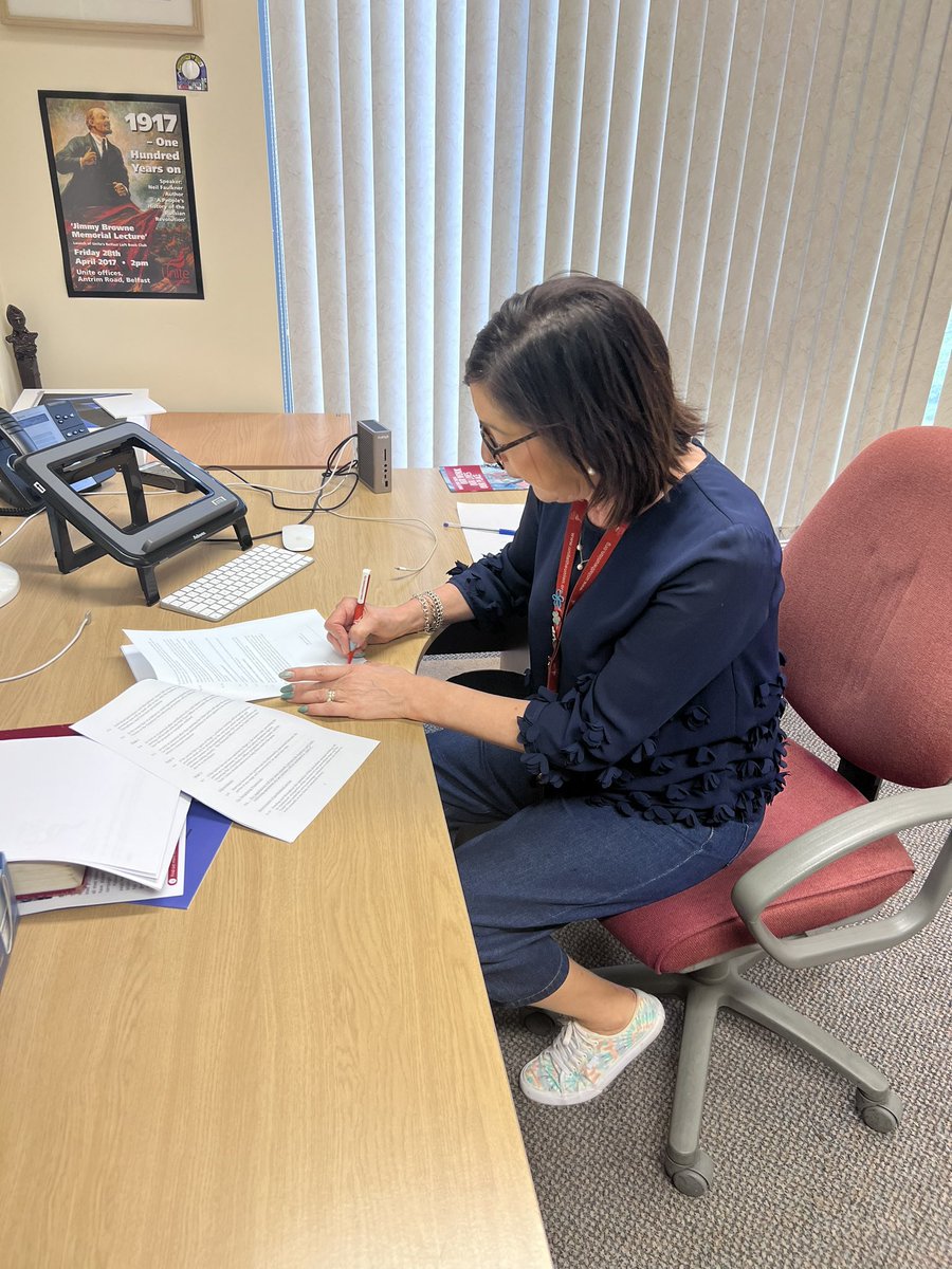 UniteunionNI's tweet photo. Regional Officer Brenda Stevenson on behalf of Unite today signed a recognition &amp; facilities agreement for telesales staff employed with Lynas Foodservice of Coleraine.Lynas workers are now set to serve the employer with their first Unite the Union pay claim 👏 #JobsPayConditions https://t.co/Xc25smTEpo