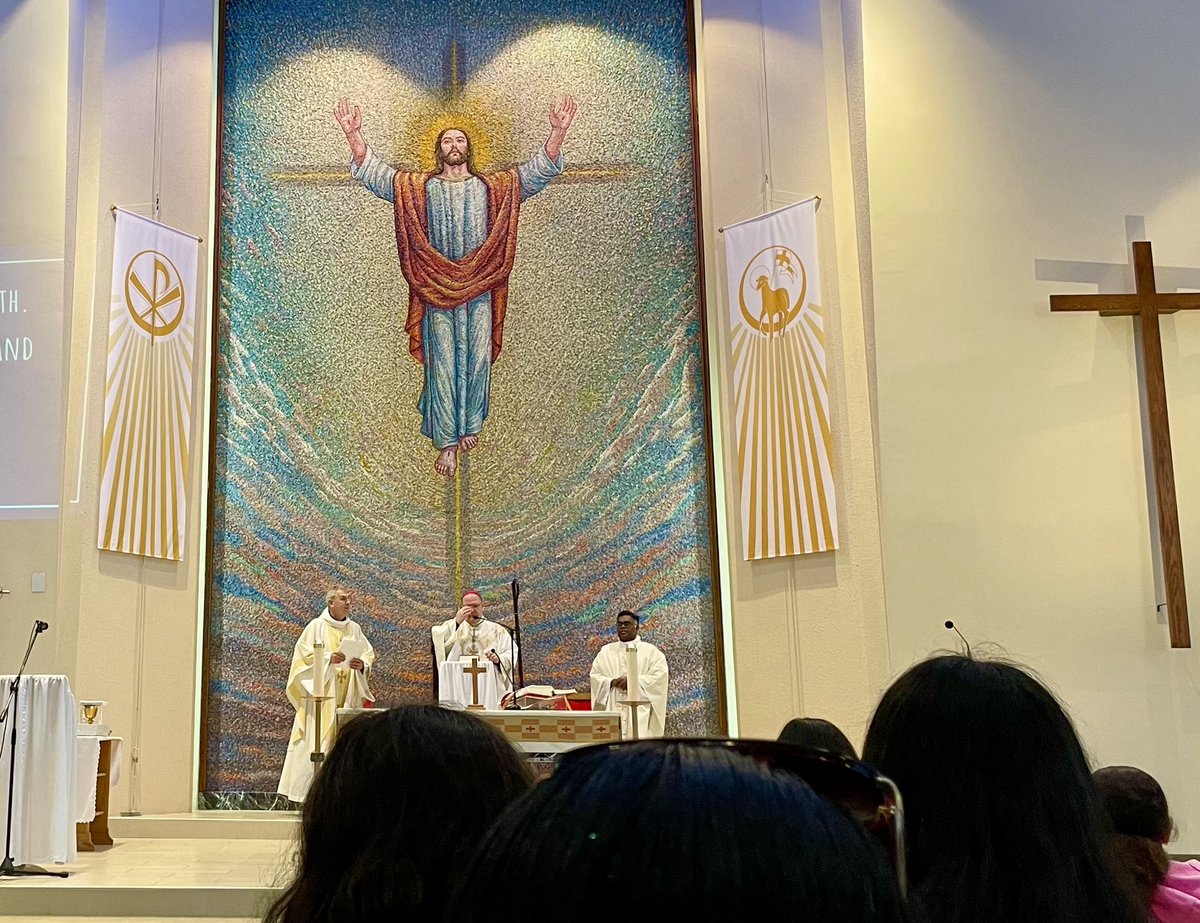 Thank you Bishop Camilleri and Father Ruggiero for celebrating a Community Mass for our schools in Malton. It was a lovely way to celebrate #CEW2024 with students from ⁦<a href="/HCMaltonDPCDSB/">Holy Cross Malton</a>⁩ ⁦<a href="/StRaphaeldpcdsb/">St. Raphael</a>⁩ &amp; ⁦<a href="/EaglesAscension/">ascension eagles</a>⁩