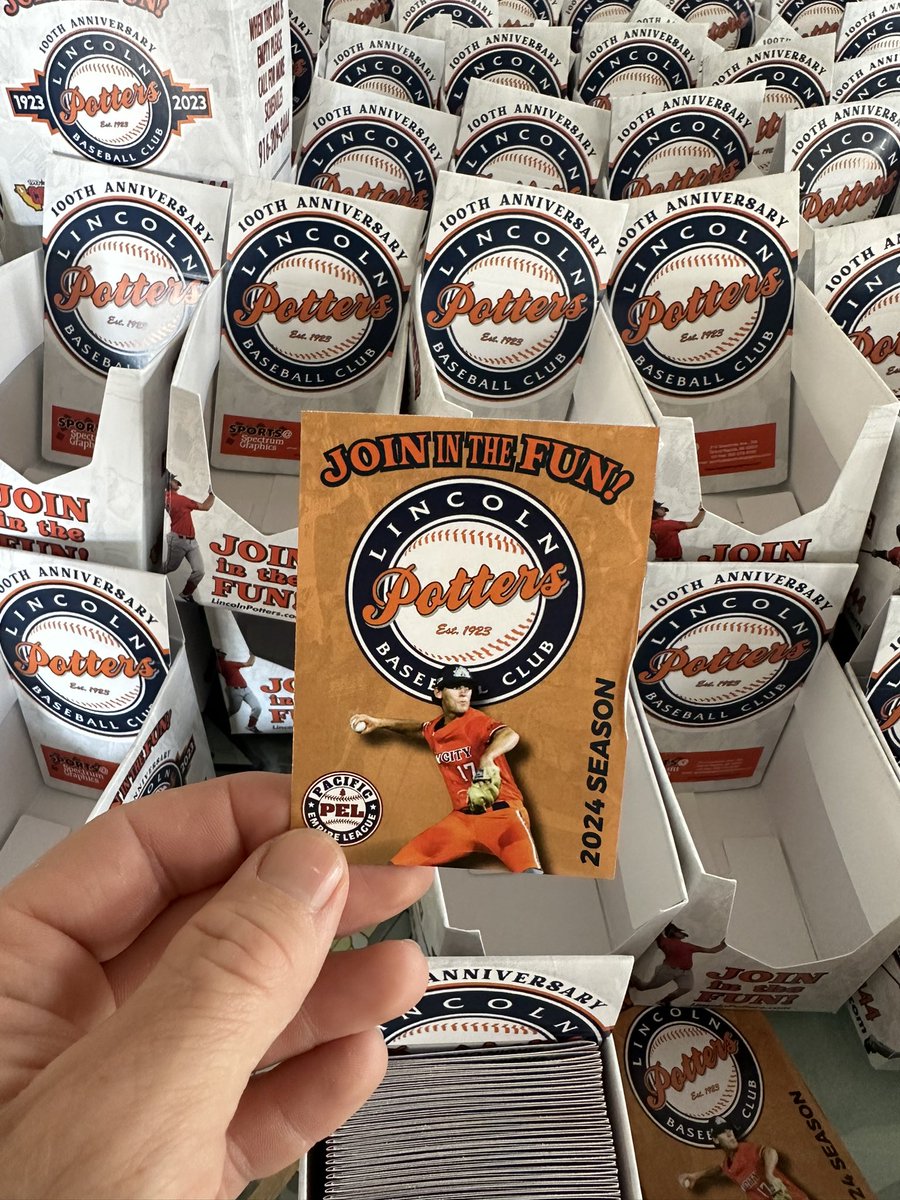 Pocket Schedule Season is upon us!

Keep an eye out for boxes around town and grab a PS loaded with all kinds of info on the season and of course a @Leatherbys coupon!

#PotterUp #JoinInTheFun @PacEmpireLeague