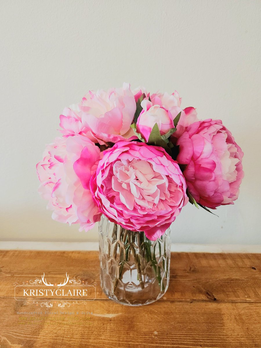 Mother's Day is right around the corner! 🌺🌷💐
Check out this Custom Order! 
Thank You Caleb to his Beautiful Wife! 😍 
.
kristyclairefloraldesign.com 
KRISTYCLAIRE.ETSY.COM 
.
#mothersday #mothers #motherslove #mothersdaygift #peony #peonies #spring #springtheme #springbouquet