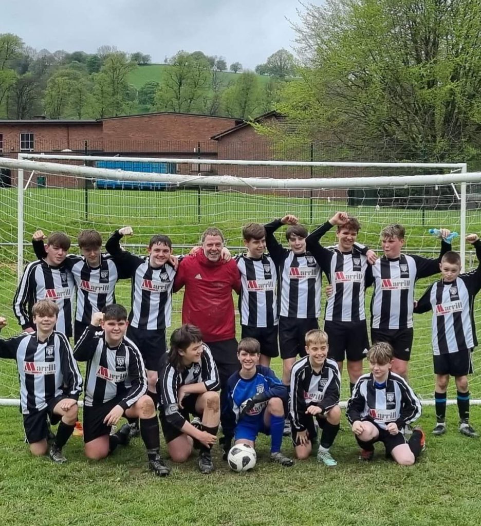 𝐈𝐧𝐯𝐢𝐧𝐜𝐢𝐛𝐥𝐞𝐬! Well done to Nev Carrington and his U13s, who on Saturday won their final game of the Mid & North Powys U13 League with an 8-0 victory against Rhayader Town at home. It means the Magpies have gone the whole season unbeaten with 11 wins and one draw. ⚫️⚪️