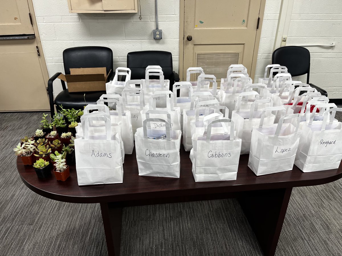 Happy Teacher Appreciation!  Amazing staff!  ⁦<a href="/kckschools/">Kansas City, Kansas Public Schools</a>⁩
