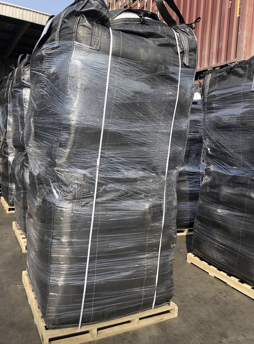 Wood Based Activated Carbon loading into the big bags and get ready to delivery for our customer!
 #foodindustry
#beverageindustry
#Decolorization
#purification
#activatedcarbon
#suger