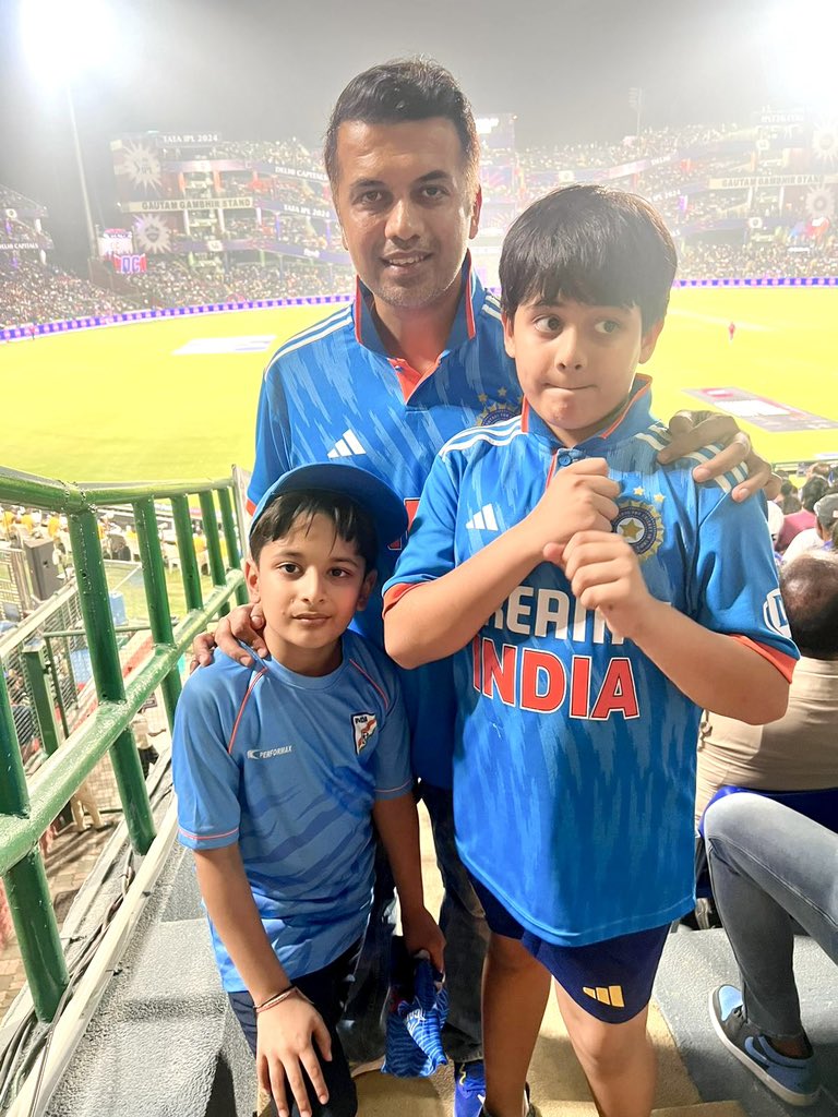 With my super hero’s #DelhiCapitals #ipl #cricketfans