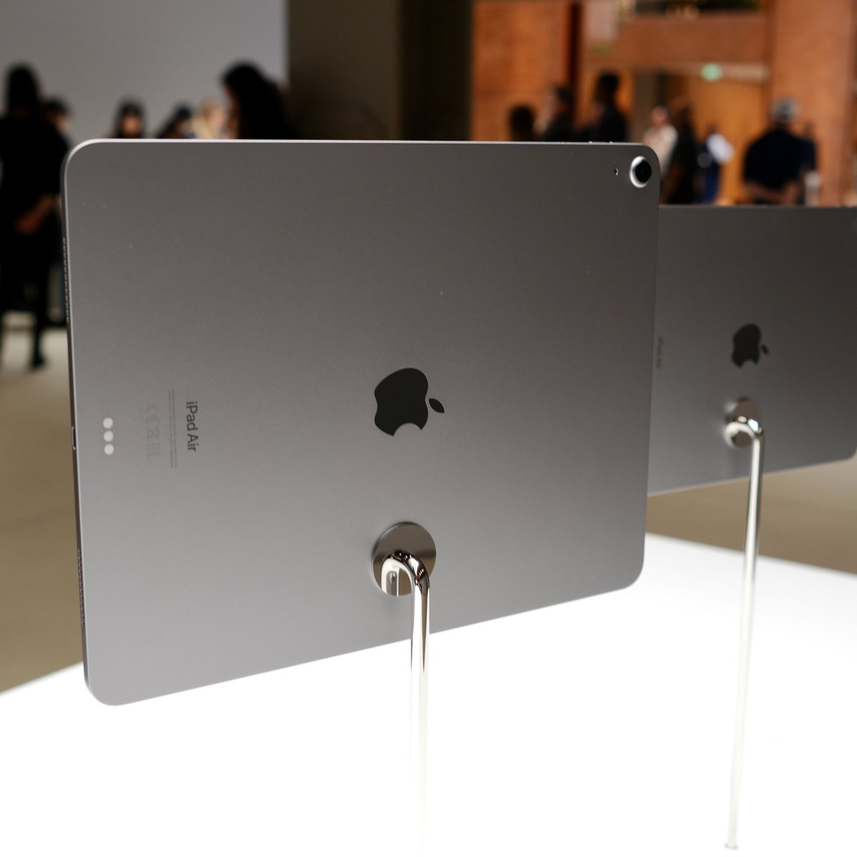 เครื่องจริงของ iPad Air ใหม่ทั้ง 4 สีครับ

สีฟ้าโทนใหม่
สีม่วงโทนใหม่
สี Starlight
สี Space Grey

#AppleEvent