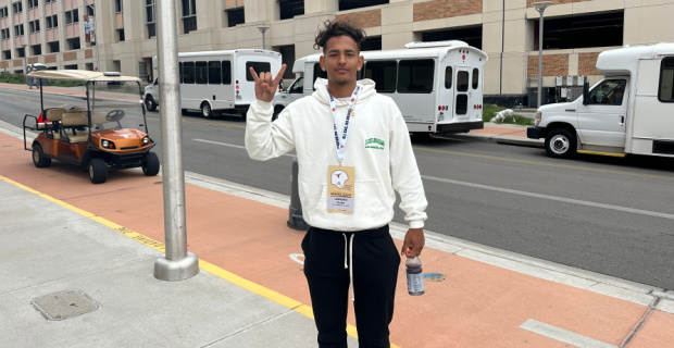 Top100 rising junior WR Jordan Clay says playing at #Texas would be a dream (VIP) 247sports.com/college/texas/… #HookEm