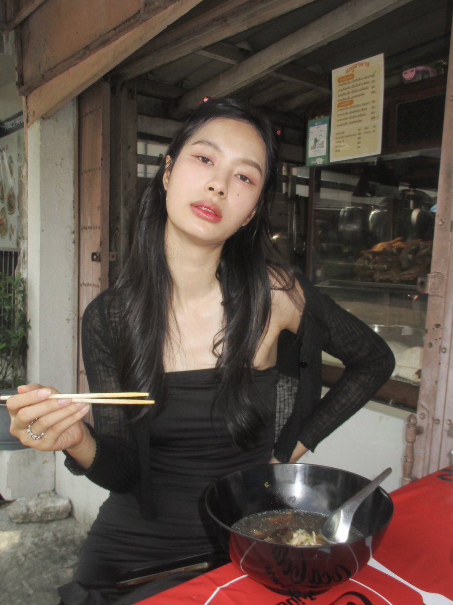 luuthaotrang's tweet image. Đùng cái sụp hố cô Milk này 😭
i love u @panlyyy 🥹🤌🏻💖
her body 💘💖
#pansa #MilkLove #MilkPansa #Milk